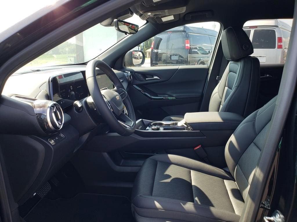 new 2026 Chevrolet Equinox car, priced at $32,990