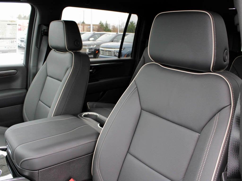 new 2025 Chevrolet Suburban car, priced at $77,800