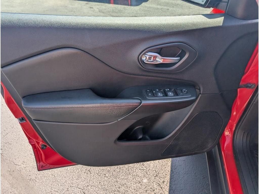 used 2019 Jeep Cherokee car, priced at $17,886