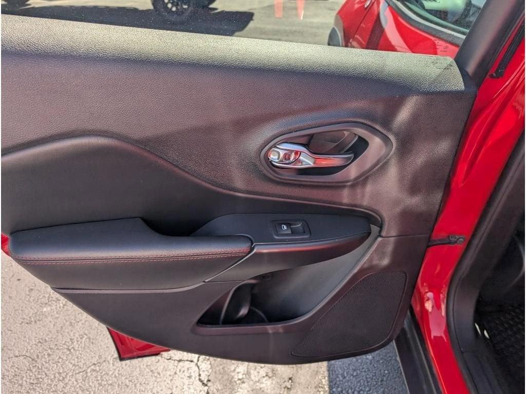 used 2019 Jeep Cherokee car, priced at $17,886