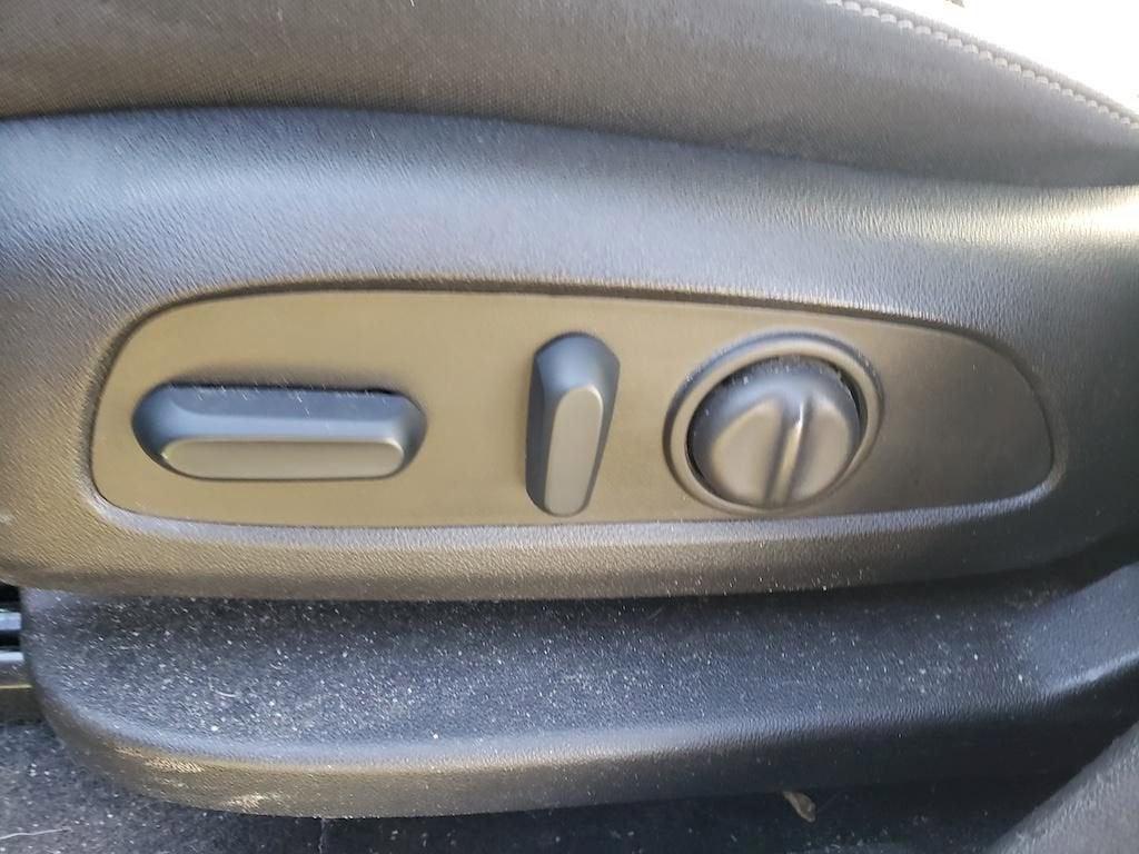 used 2022 Chevrolet Equinox car, priced at $17,481