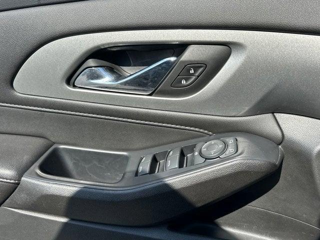 used 2022 Chevrolet Traverse car, priced at $27,265