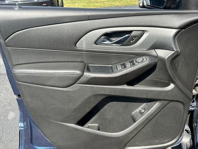 used 2022 Chevrolet Traverse car, priced at $27,265