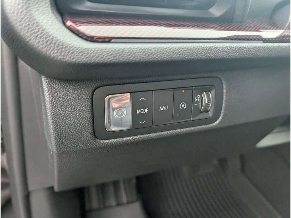 new 2026 Chevrolet Traverse car, priced at $52,744