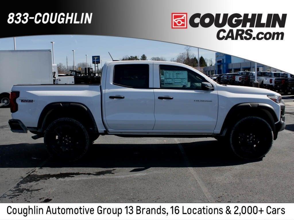 new 2025 Chevrolet Colorado car, priced at $42,300