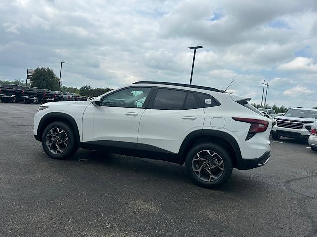 new 2025 Chevrolet Trax car, priced at $24,900