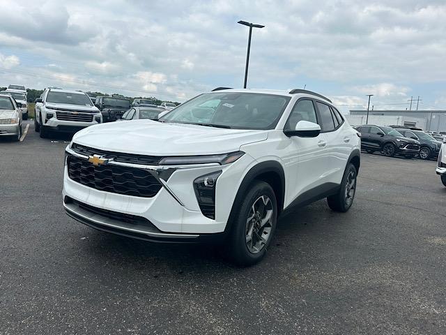 new 2025 Chevrolet Trax car, priced at $24,900