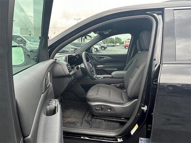 used 2025 Chevrolet Traverse car, priced at $41,164