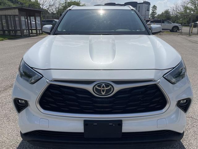 used 2022 Toyota Highlander car, priced at $37,915