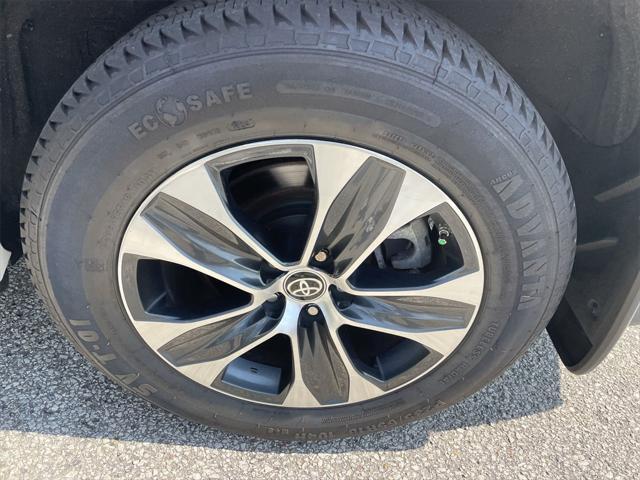 used 2022 Toyota Highlander car, priced at $37,915
