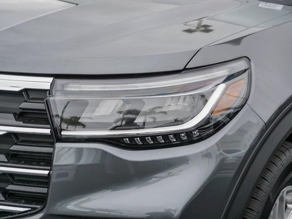 new 2025 Ford Explorer car, priced at $40,112