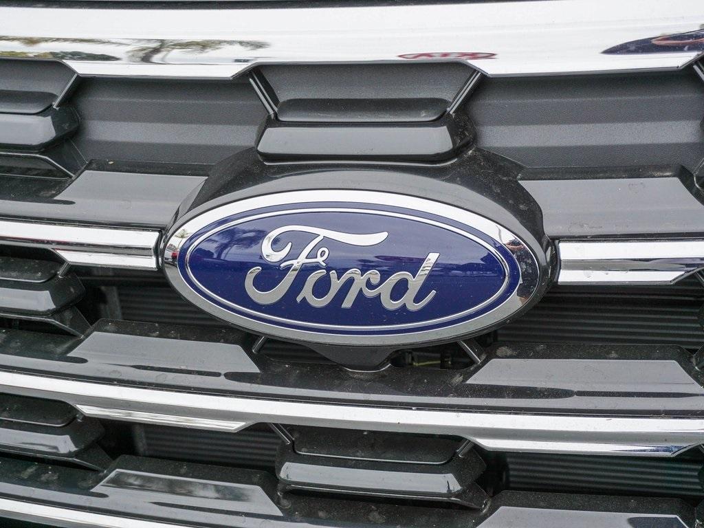 new 2025 Ford Explorer car, priced at $40,112