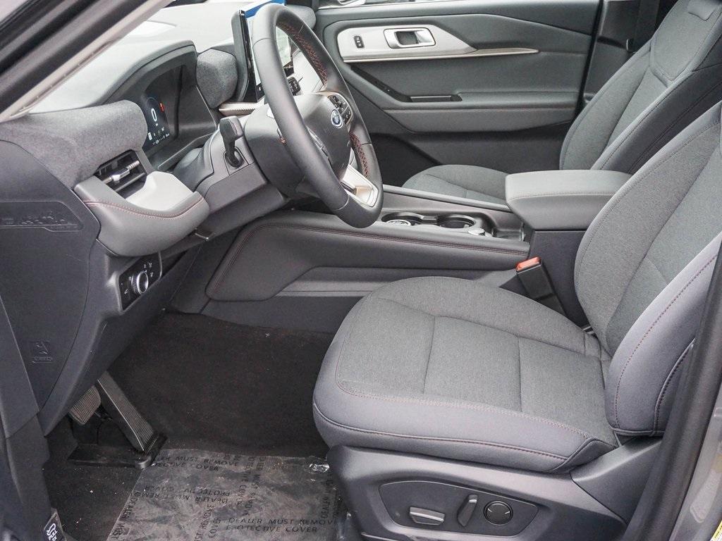 new 2025 Ford Explorer car, priced at $40,112