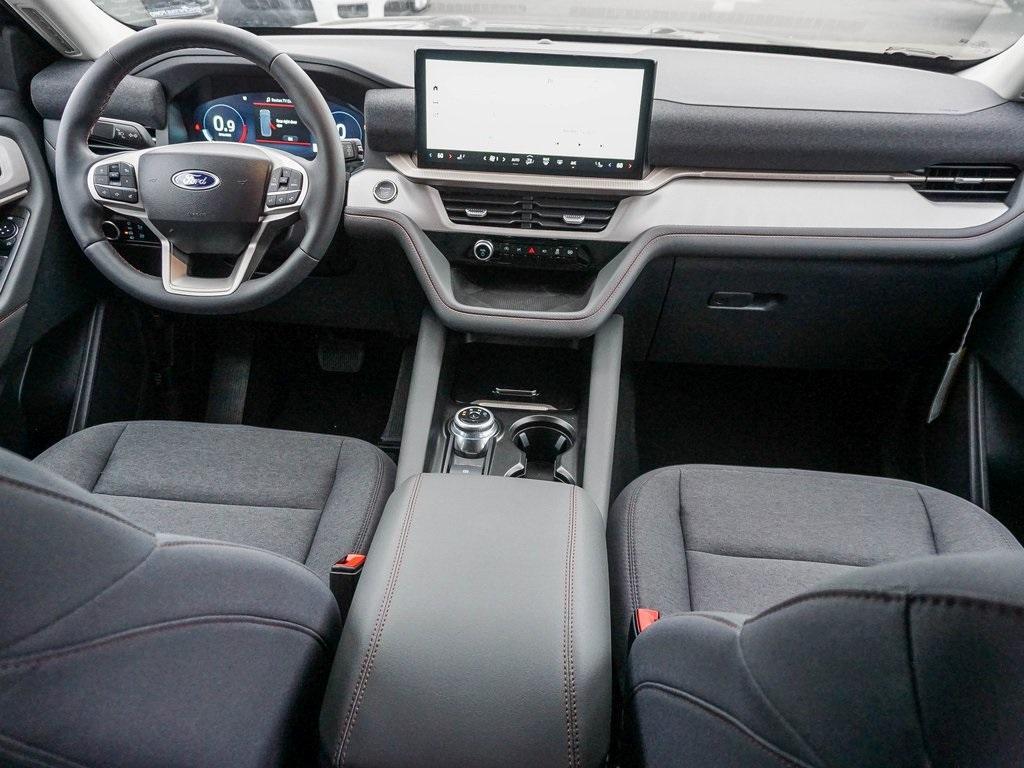 new 2025 Ford Explorer car, priced at $40,112