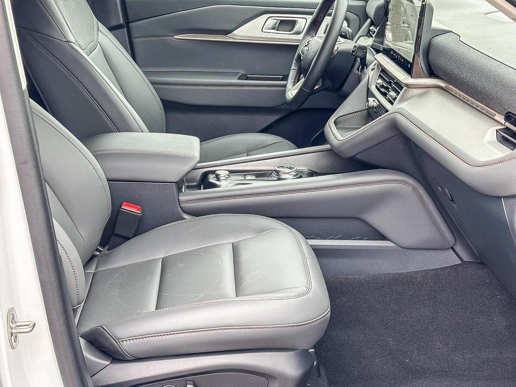 new 2025 Ford Explorer car, priced at $41,985