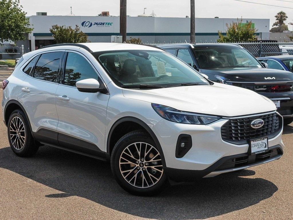 new 2025 Ford Escape car, priced at $33,116