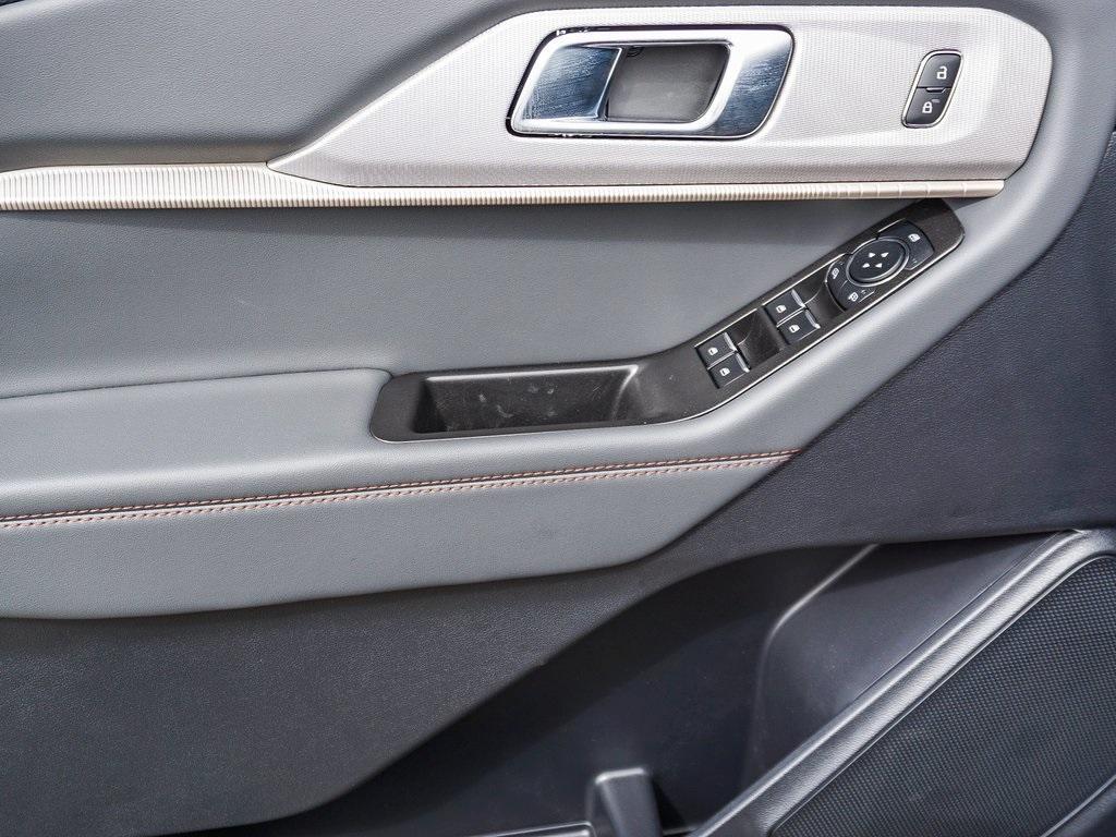 new 2025 Ford Explorer car, priced at $43,078