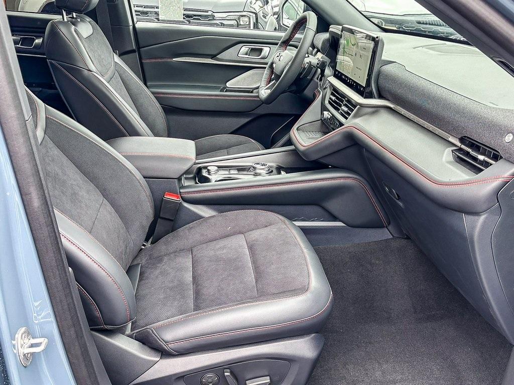 new 2025 Ford Explorer car, priced at $55,892