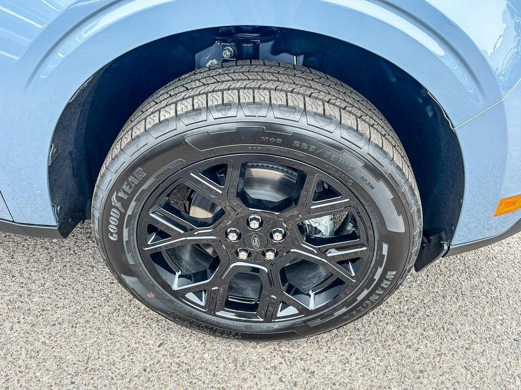 new 2025 Ford Maverick car, priced at $35,438