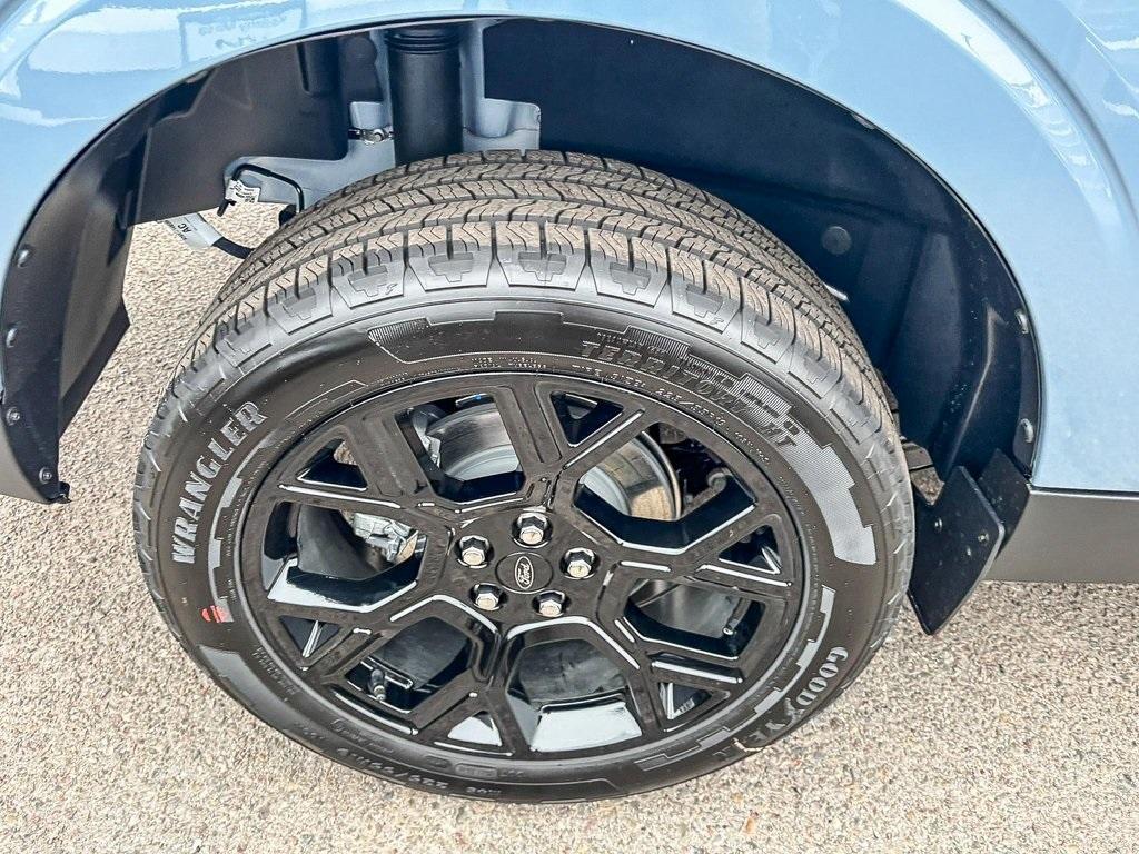 new 2025 Ford Maverick car, priced at $35,438