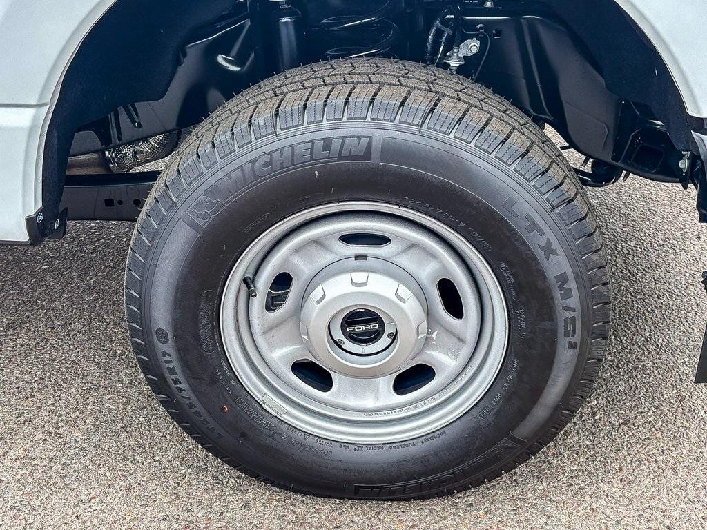new 2025 Ford F-250 car, priced at $51,942