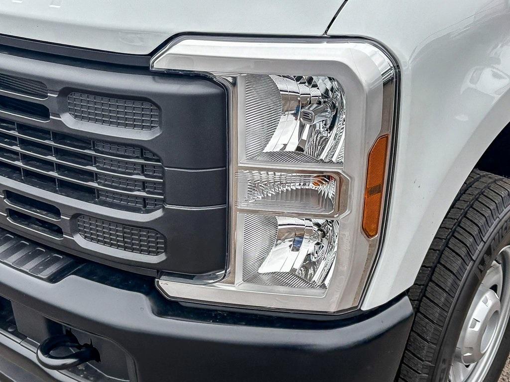 new 2025 Ford F-250 car, priced at $51,942