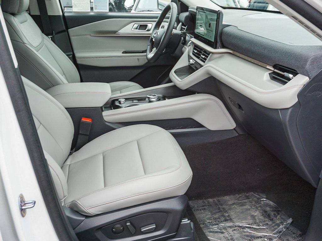 new 2025 Ford Explorer car, priced at $46,989