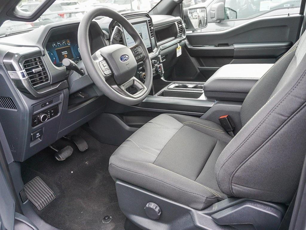 new 2025 Ford F-150 car, priced at $43,100