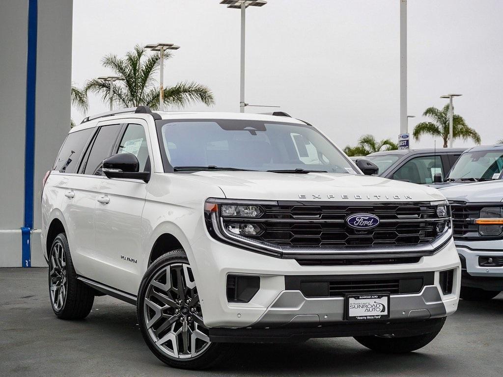 new 2025 Ford Expedition car, priced at $91,190