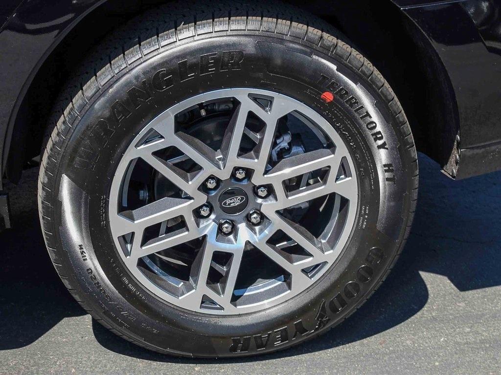 new 2025 Ford Expedition car, priced at $68,730
