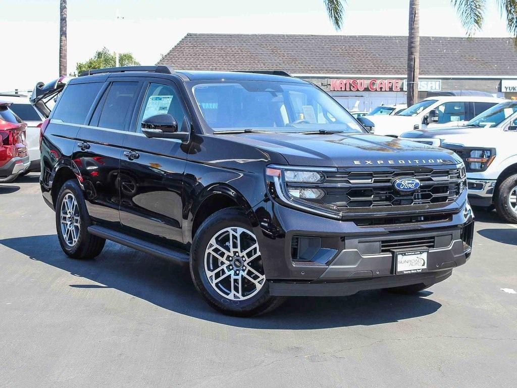 new 2025 Ford Expedition car, priced at $68,730