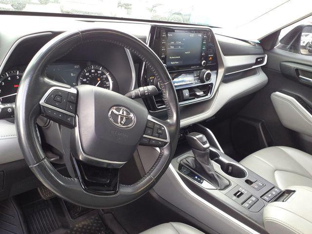 used 2021 Toyota Highlander car, priced at $35,146