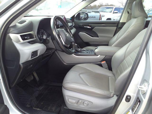 used 2021 Toyota Highlander car, priced at $35,146