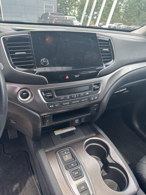 used 2021 Honda Pilot car, priced at $25,761
