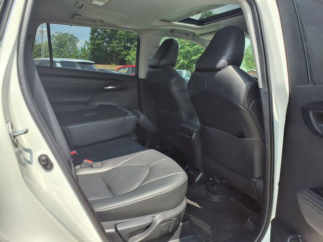 used 2020 Toyota Highlander car, priced at $31,900