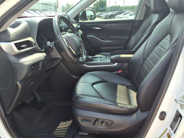 used 2020 Toyota Highlander car, priced at $31,900