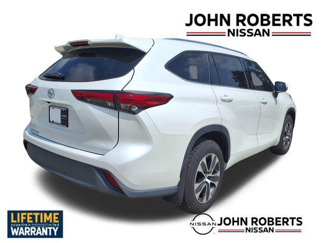 used 2020 Toyota Highlander car, priced at $31,900