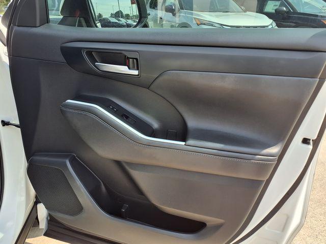 used 2020 Toyota Highlander car, priced at $31,900