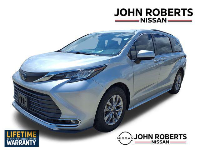 used 2022 Toyota Sienna car, priced at $34,072