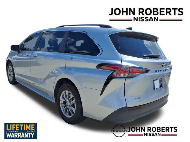 used 2022 Toyota Sienna car, priced at $34,072