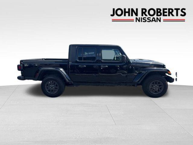 used 2024 Jeep Gladiator car, priced at $35,895