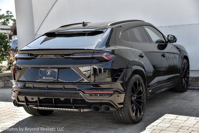 used 2024 Lamborghini Urus car