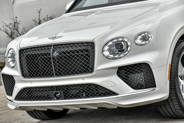 new 2024 Bentley Bentayga Hybrid car