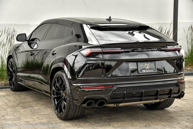 used 2022 Lamborghini Urus car, priced at $245,861