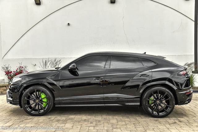 used 2022 Lamborghini Urus car, priced at $245,861