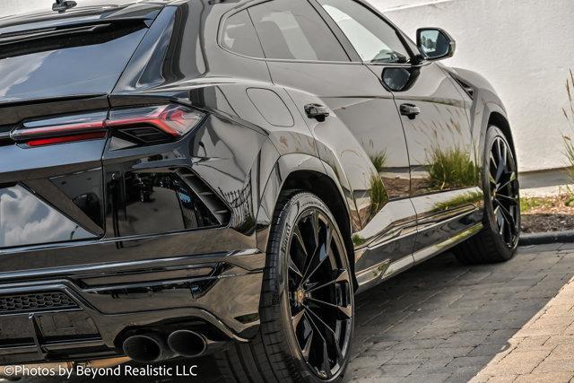 used 2022 Lamborghini Urus car, priced at $209,800