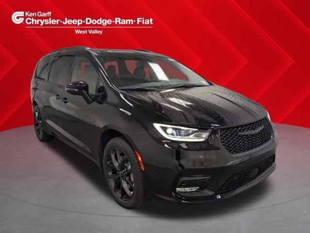 new 2026 Chrysler Pacifica car, priced at $54,345