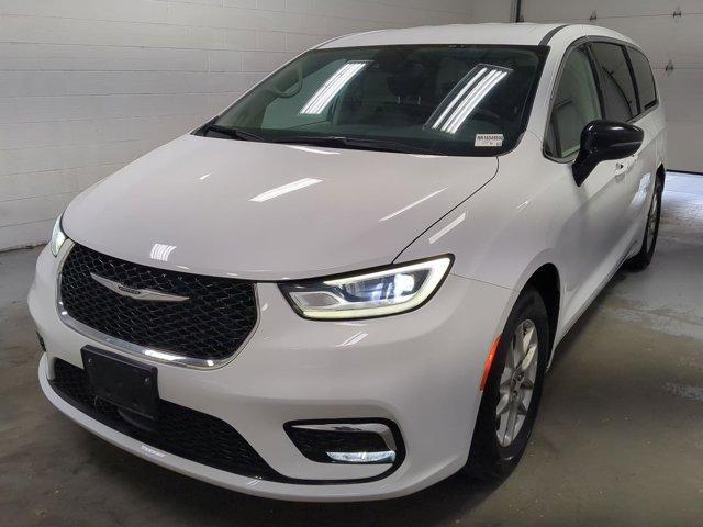 used 2024 Chrysler Pacifica car, priced at $30,982