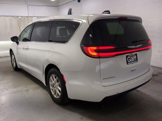 used 2024 Chrysler Pacifica car, priced at $30,982
