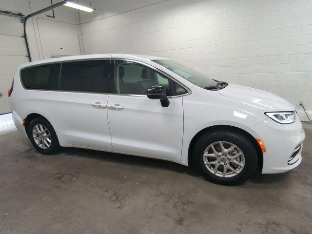 used 2024 Chrysler Pacifica car, priced at $30,982